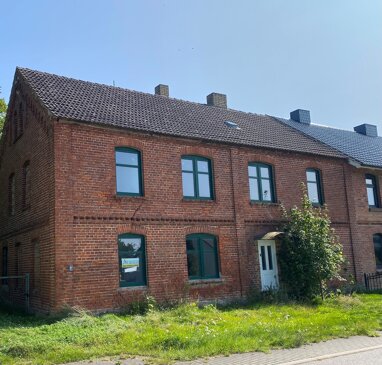 Doppelhaushälfte zum Kauf 79.900 € 7 Zimmer 200 m² 2.436 m² Grundstück Pöglitz Gremersdorf-Buchholz 18461