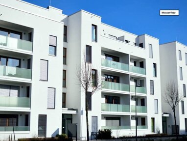 Wohnung zum Kauf Provisionsfrei Zwangsversteigerung 177.000 € 3 Zimmer 81 m² Friedrichshafen - West 1 Friedrichshafen 88045