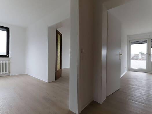 Wohnung zur Miete 680 € 2,5 Zimmer 82 m² Geschoss 2/3 frei ab sofort Eutingen Pforzheim 75181