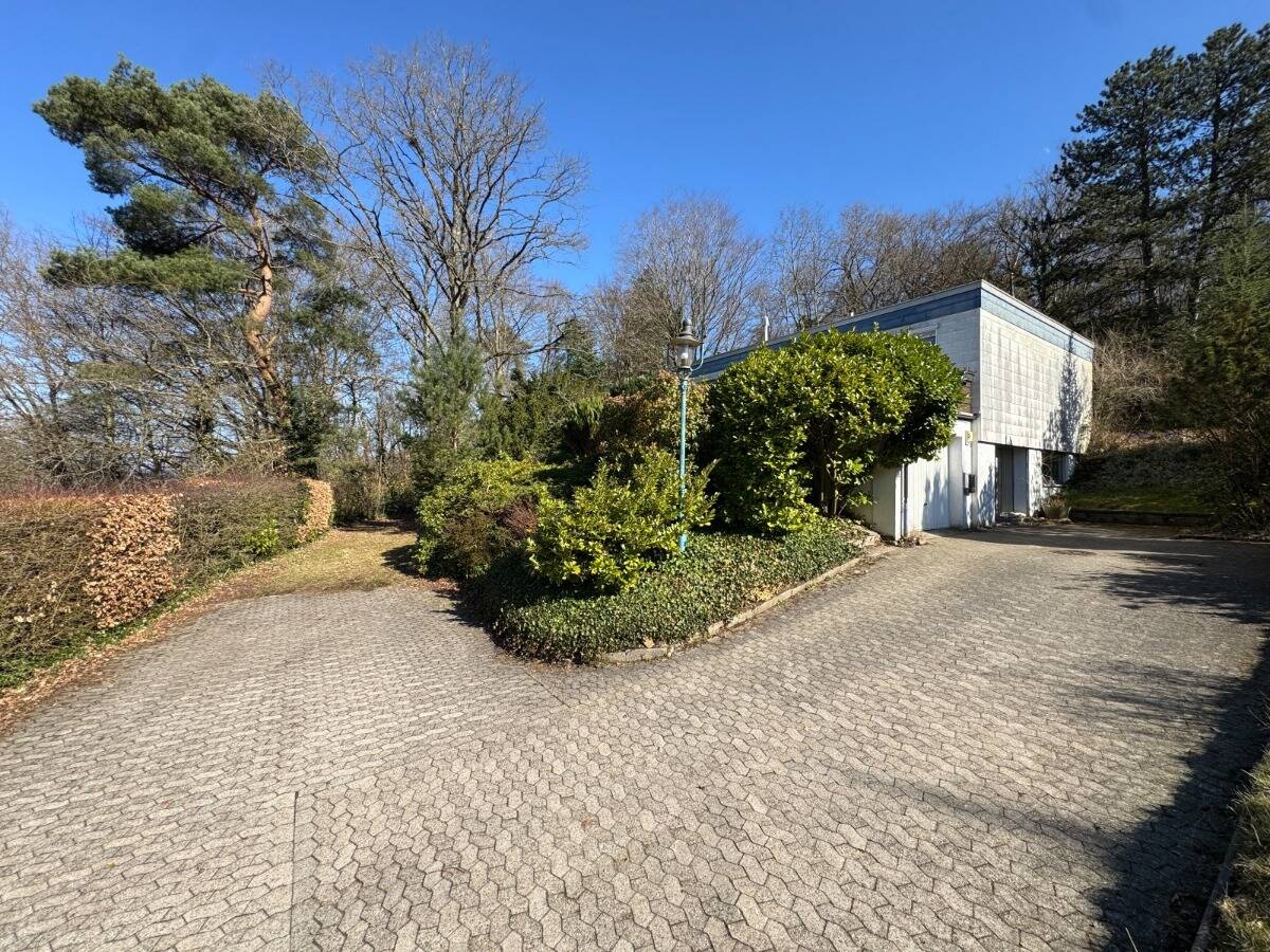 Bungalow mit Weitblick in St.Ingbert-Sengscheid, 2.570?m², Waldlage, absolute Privatsphäre+ Bauland