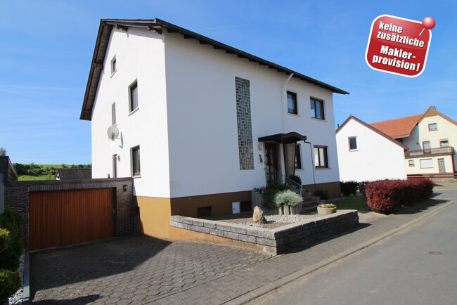 Mehrfamilienhaus zum Kauf Provisionsfrei 299.500 € 8 Zimmer 192 m²<br/>Wohnfläche 652 m²<br/>Grundstück Laufdorf Schöffengrund 35641