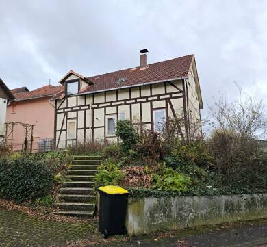 Haus zum Kauf 199.000 € 11 Zimmer 284 m² 1.000 m² Grundstück Volkmarshausen Hann. Münden 34346