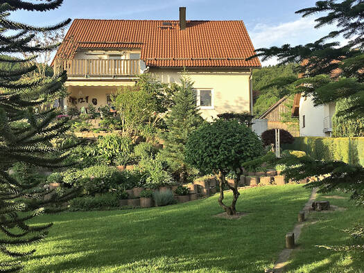 Wohnung zum Kauf provisionsfrei 139.000 € 3 Zimmer 84 m² 1. Geschoss Mengersgereuth-Hämmern Frankenblick OT Forschengereuth 96528