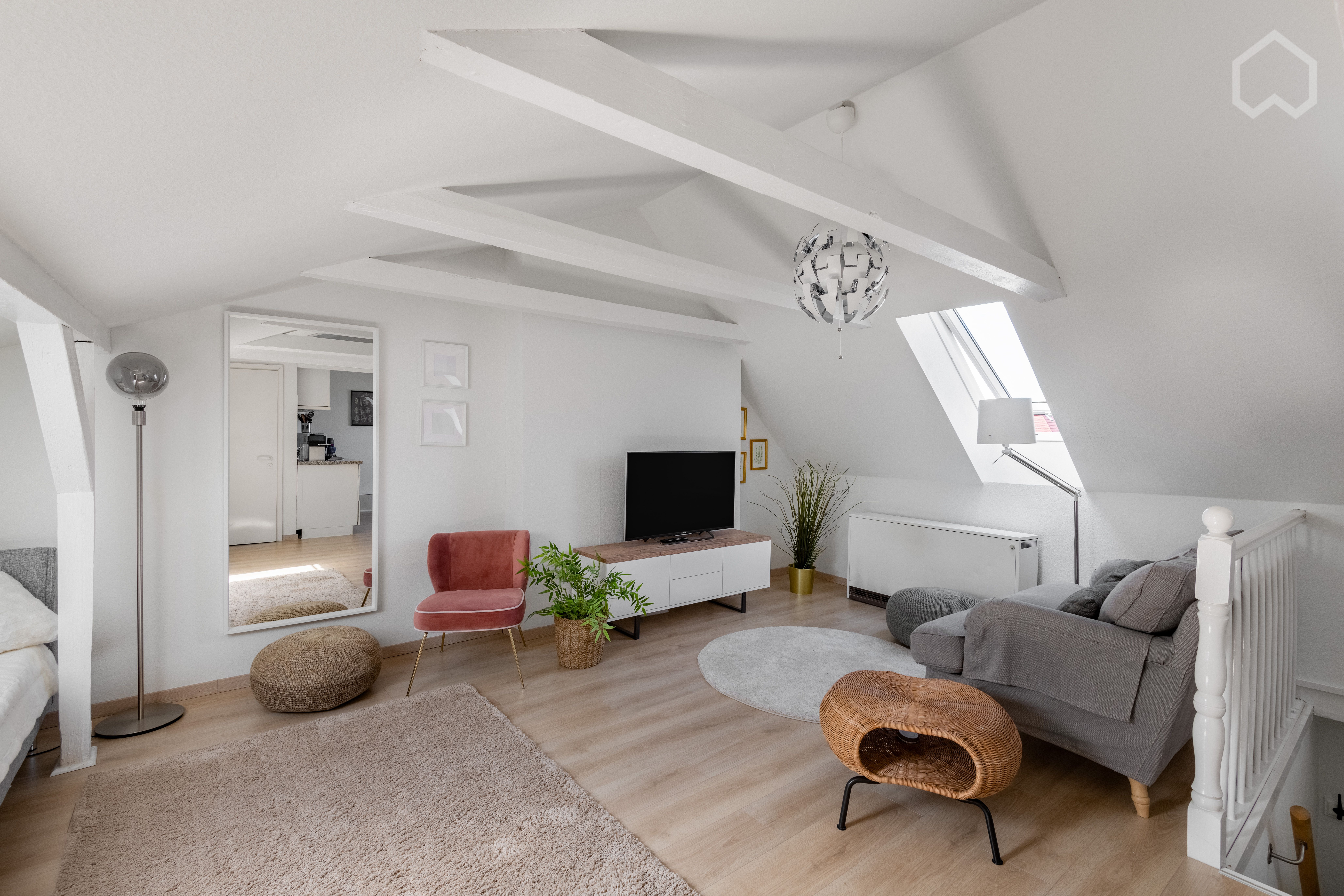 Wohnung zur Miete Wohnen auf Zeit 1.369 € 1 Zimmer 34 m²<br/>Wohnfläche 01.08.2024<br/>Verfügbarkeit Eimsbüttel Hamburg 20259