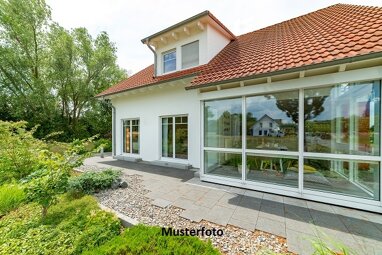 Einfamilienhaus zum Kauf Zwangsversteigerung 176.000 € 4 Zimmer 122 m² Arzberg Arzberg 04886