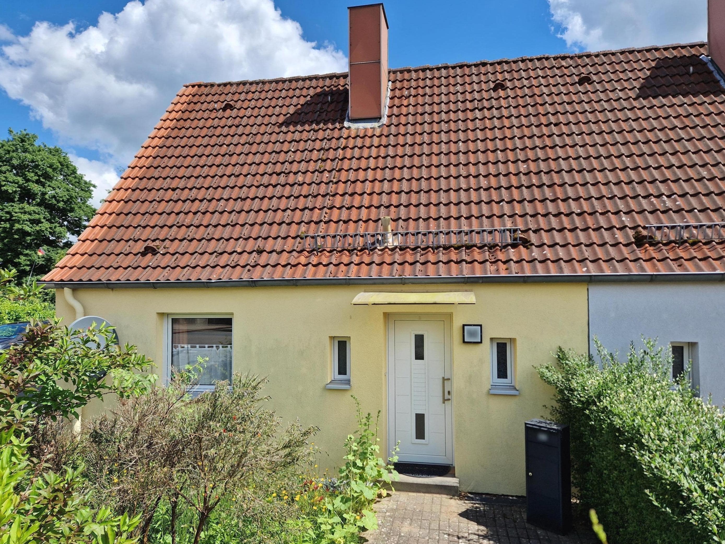Doppelhaushälfte zum Kauf 149.000 € 4 Zimmer 68,1 m²<br/>Wohnfläche 308 m²<br/>Grundstück Dannewerkschule Schleswig 24837