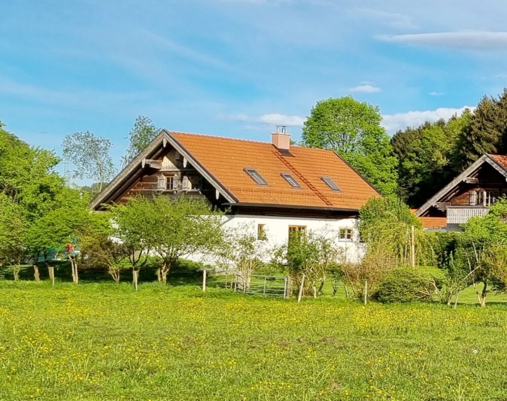 Einfamilienhaus zum Kauf 779.000 € 4,5 Zimmer 120 m²<br/>Wohnfläche 800 m²<br/>Grundstück Bad Endorf 83093