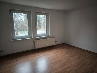 Wohnung zur Miete 390 € 3 Zimmer 63,8 m² 1. Geschoss frei ab sofort Kesselshainer Straße 32 Borna Borna 04552