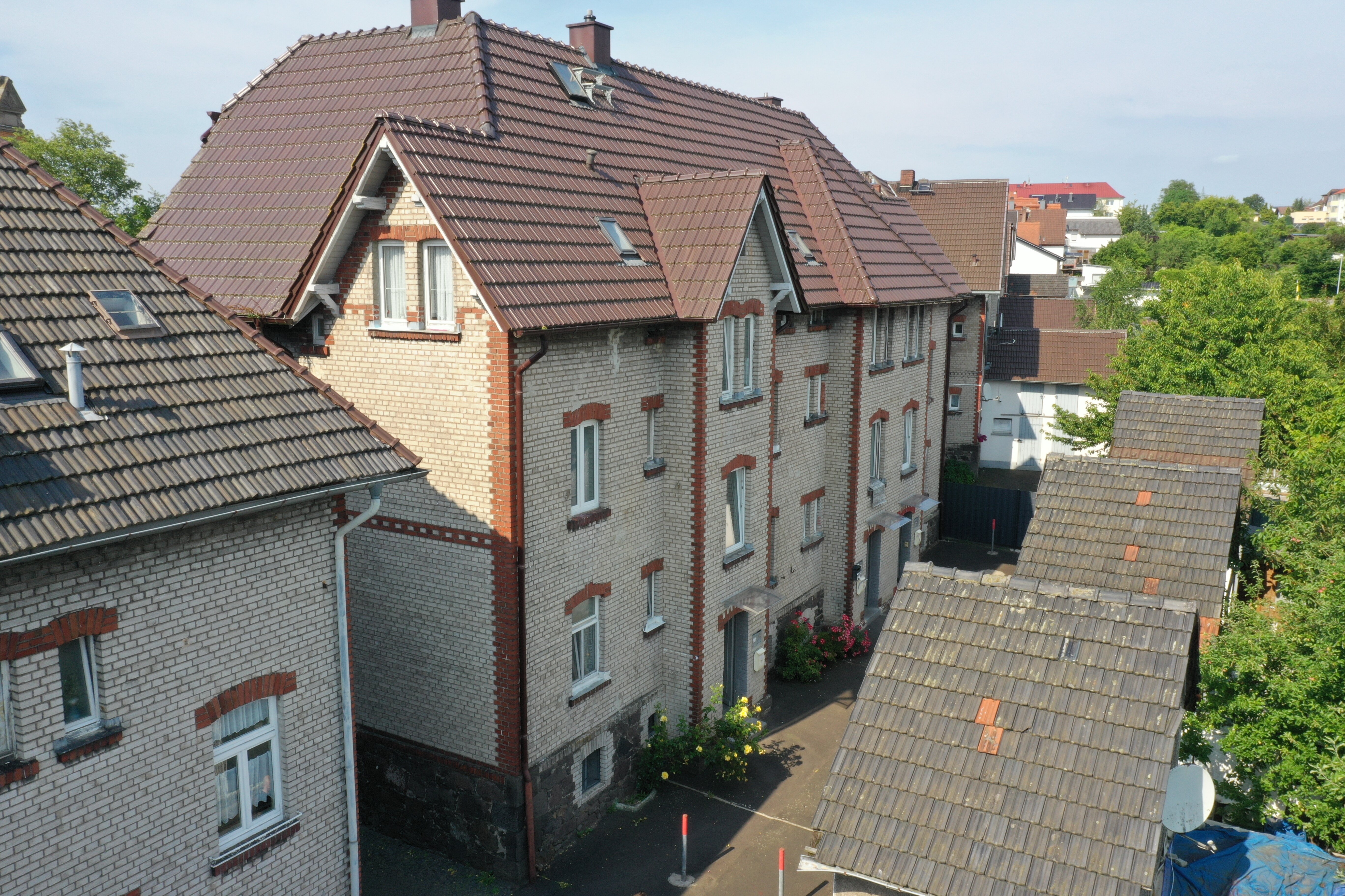 Mehrfamilienhaus zum Kauf 959.000 € 18 Zimmer 366 m²<br/>Wohnfläche 890 m²<br/>Grundstück Lollar Lollar 35457