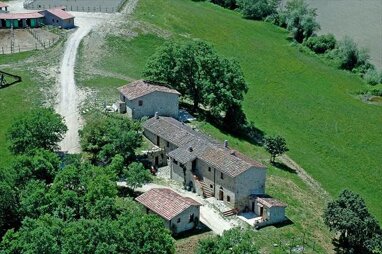 Bauernhaus zum Kauf 1.600.000 € 20 Zimmer 900 m² 200.000 m² Grundstück frei ab sofort Siena