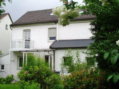 Mehrfamilienhaus zum Kauf 365.000 € 9 Zimmer 157 m²<br/>Wohnfläche 335 m²<br/>Grundstück Neheim - Mitte Arnsberg 59755