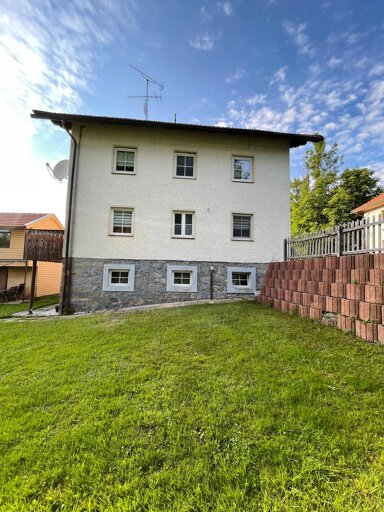 Einfamilienhaus zum Kauf 319.000 € 9 Zimmer 136,4 m² 1.346 m² Grundstück frei ab sofort Musterstrasse 8 Reichenberg Sankt Oswald-Riedlhütte 94566