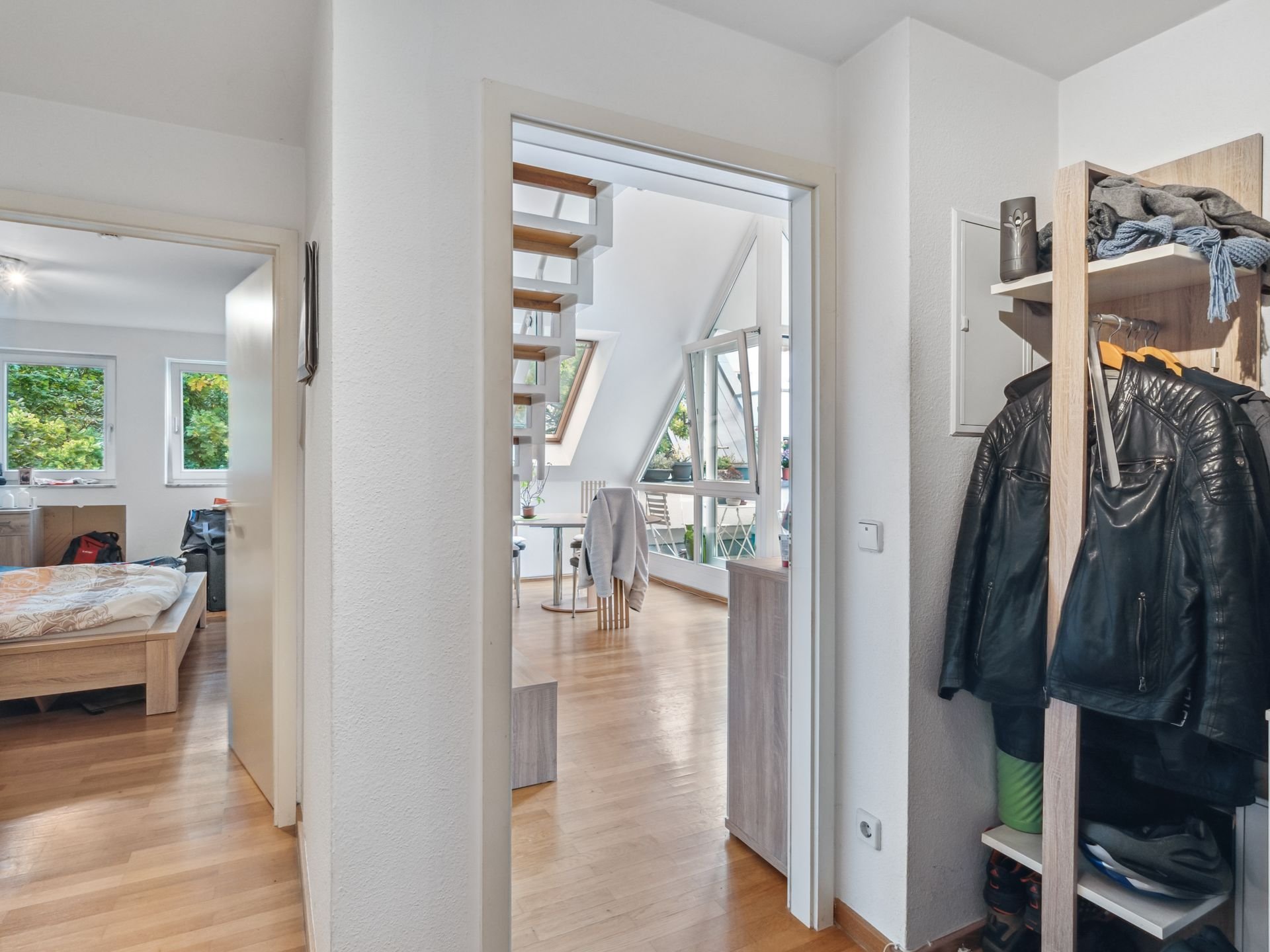 2,5-Zi.-Maisonette-Dachgeschosswohnung mit Balkon, Dachterrasse und Stellplatz in Potsdam-Babelsberg