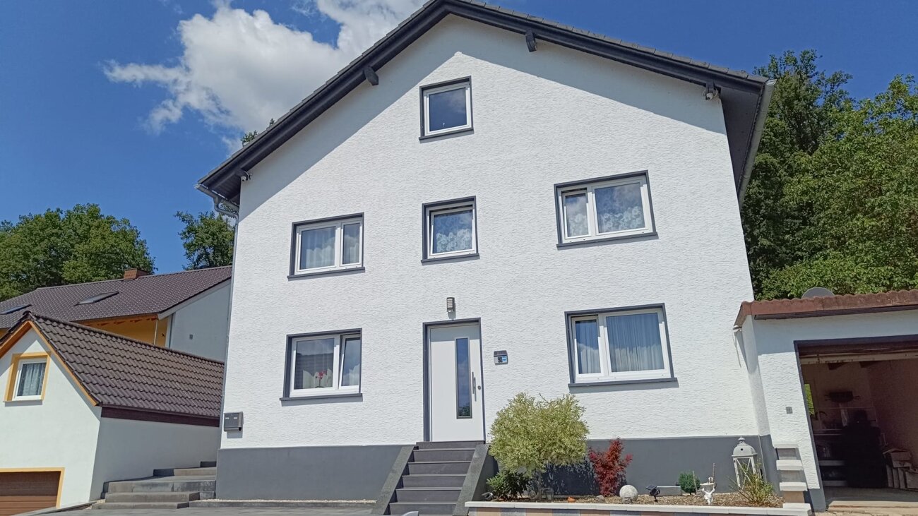 Mehrfamilienhaus zum Kauf 329.000 € 7 Zimmer 181 m²<br/>Wohnfläche 360 m²<br/>Grundstück Schwürbitz Michelau in Oberfranken / Schwürbitz 96247