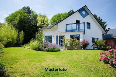 Mehrfamilienhaus zum Kauf Zwangsversteigerung 1.180.000 € 7 Zimmer 290 m² 1.291 m² Grundstück Gremberghoven Köln 51107