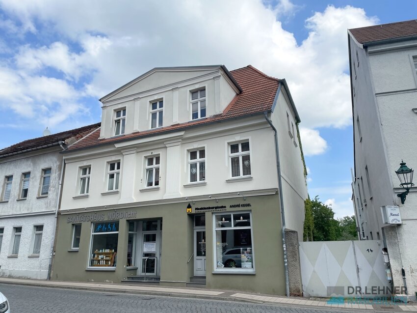 Mehrfamilienhaus zum Kauf 429.000 € 141 m²<br/>Wohnfläche 325 m²<br/>Grundstück Perleberg Perleberg 19348