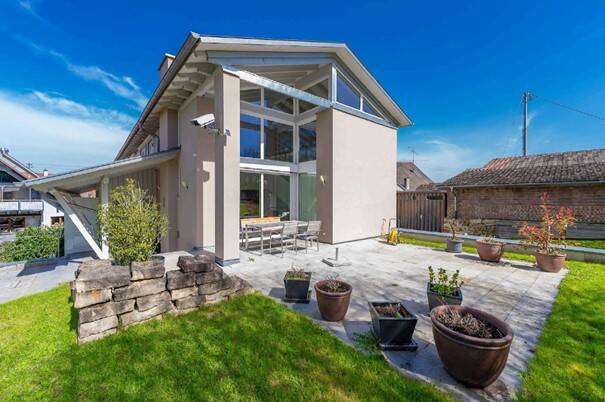 Immobilie in Efringen-Kirchen - Traumhaftes Zweifamilienhaus mit großem Grundstück und unverbaubarem Blick in Mappach ! - Bild 0