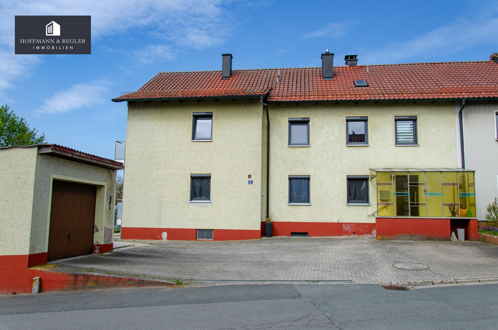 Mehrfamilienhaus zum Kauf 250.000 € 8 Zimmer 162,3 m²<br/>Wohnfläche 1.003 m²<br/>Grundstück Nitzlbuch Auerbach in der Oberpfalz 91275