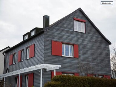 Haus zum Kauf Zwangsversteigerung 245.000 € 234 m² 348 m² Grundstück Heidenoldendorf Detmold 32758