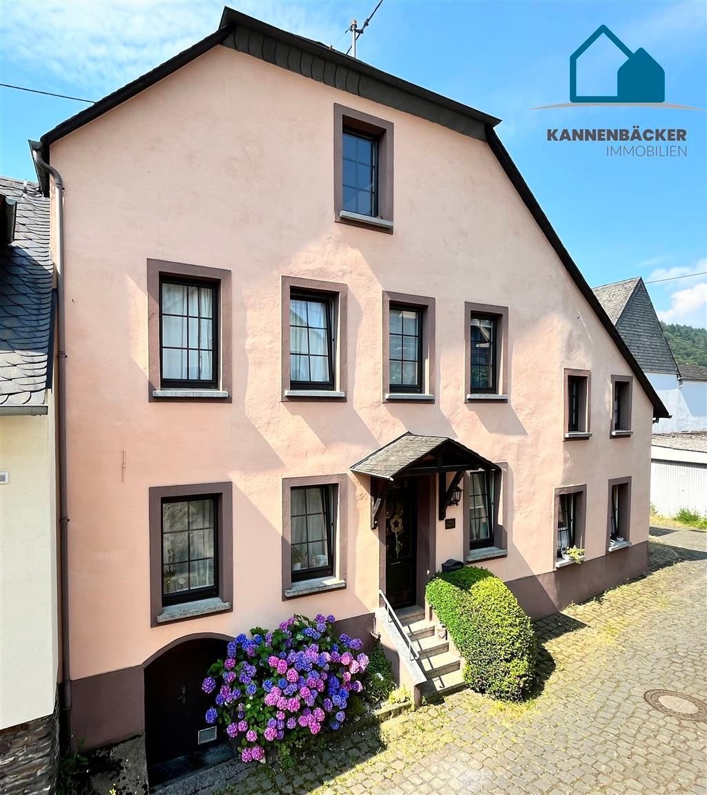 Einfamilienhaus zum Kauf 135.000 € 6 Zimmer 139 m²<br/>Wohnfläche 136 m²<br/>Grundstück ab sofort<br/>Verfügbarkeit Ediger Ediger-Eller 56418