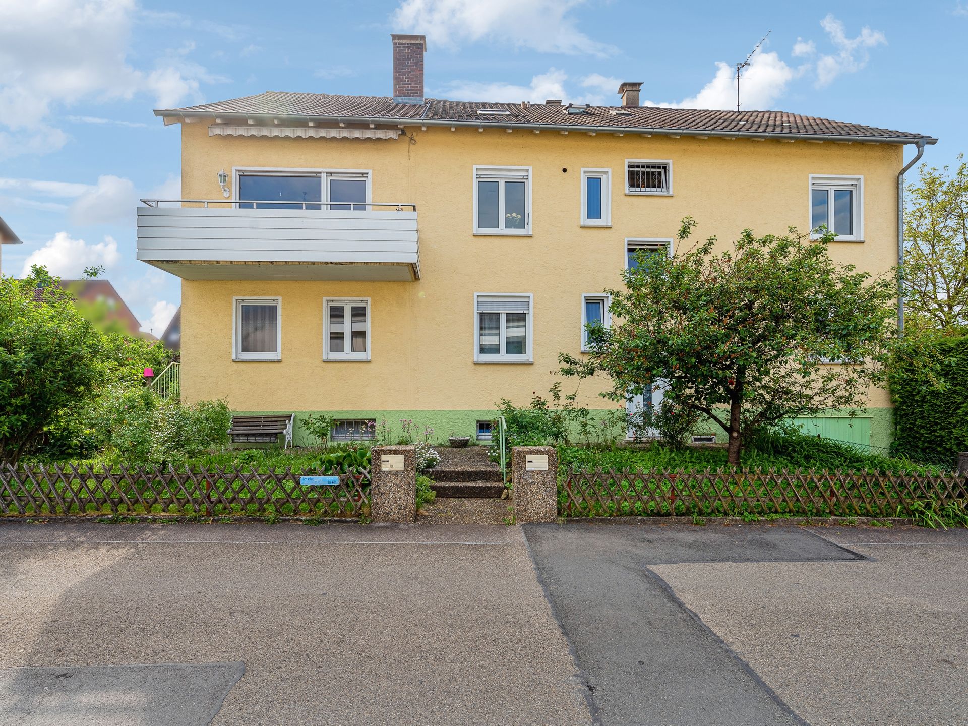 Mehrfamilienhaus zum Kauf 829.000 € 14 Zimmer 334,4 m²<br/>Wohnfläche 702 m²<br/>Grundstück Wendlingen Wendlingen 73240