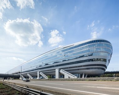 Bürofläche zur Miete 28 € 5.279,6 m² Bürofläche teilbar ab 341 m² Flughafen Frankfurt am Main 60549
