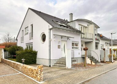 Mehrfamilienhaus zum Kauf 840.000 € 5 Zimmer 208,6 m² 309 m² Grundstück Neureut - Nördlicher Teil Karlsruhe 76149