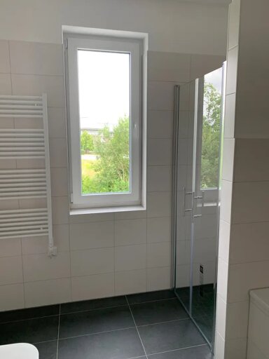 Wohnung zur Miete 700 € 3 Zimmer 95 m² frei ab sofort Ulmenring Lindenbergviertel Neubrandenburg 17033