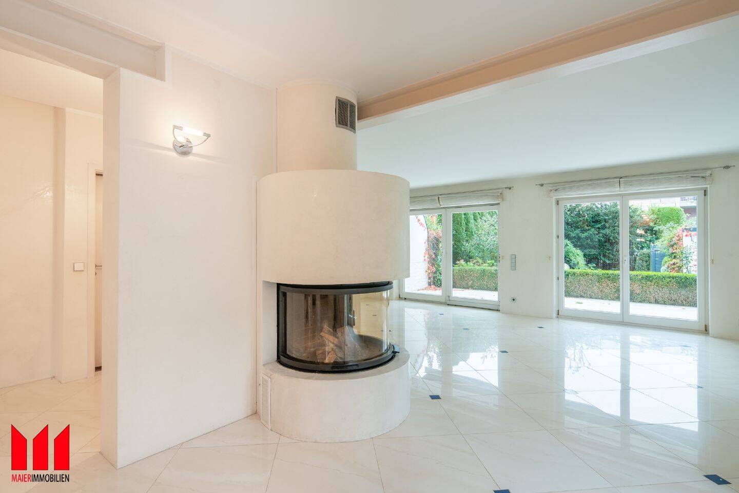 Immobilie in Seefeld - MAIER - Zentral in Seefeld am Pilsensee mit luxuriöser Ausstattung und Doppelgarage - Bild 1