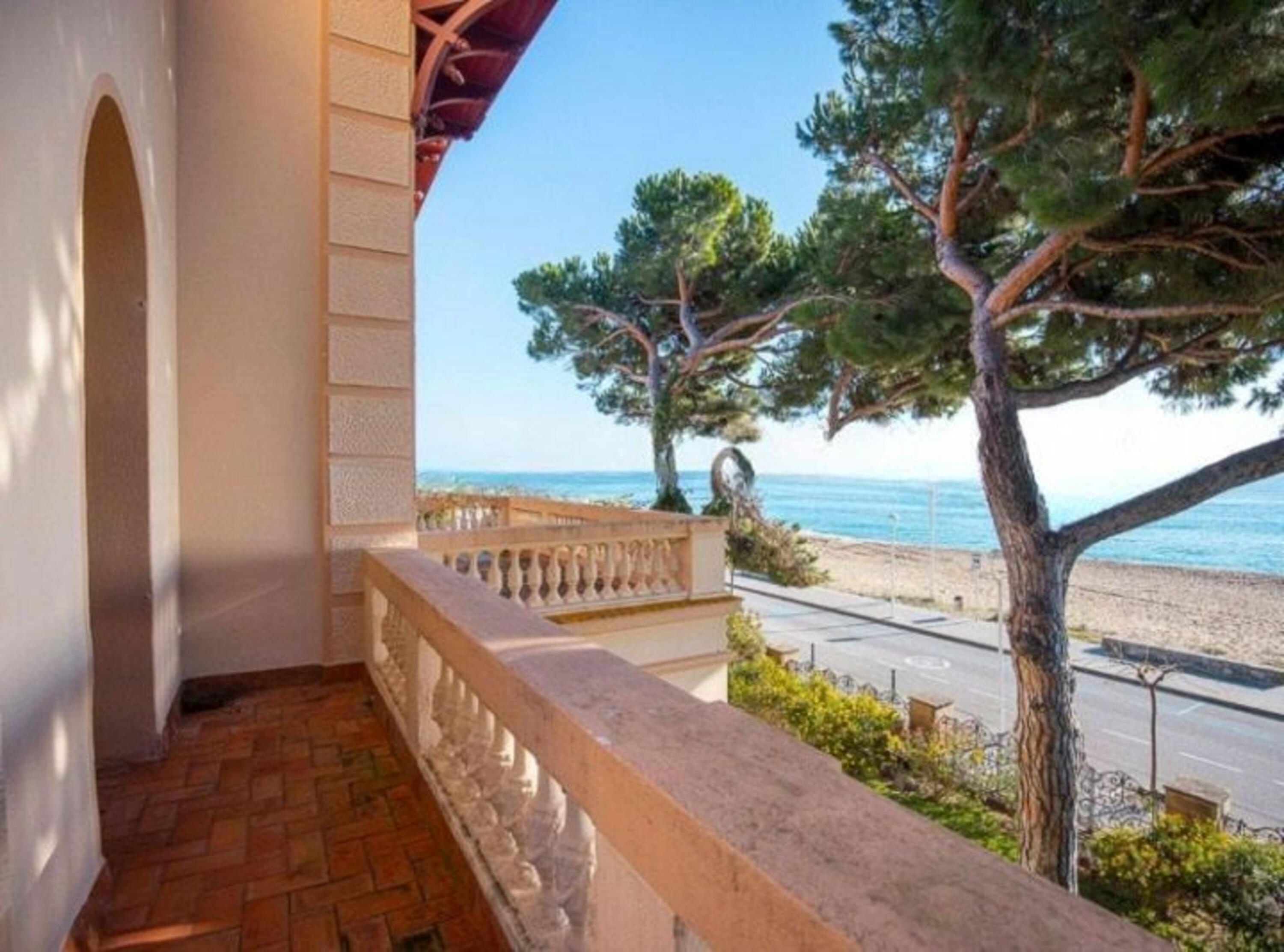 Einfamilienhaus zum Kauf 4.300.000 € 600 m² 1.600 m² Grundstück Sant Vicenc de Montalt 08394