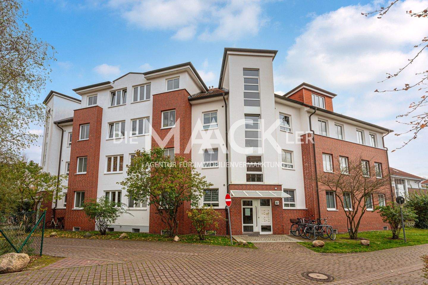 Vollvermietetes Mehrfamilienhaus in ruhiger Lage von Lüneburg- 22 Wohneinheiten mit Stellplätzen