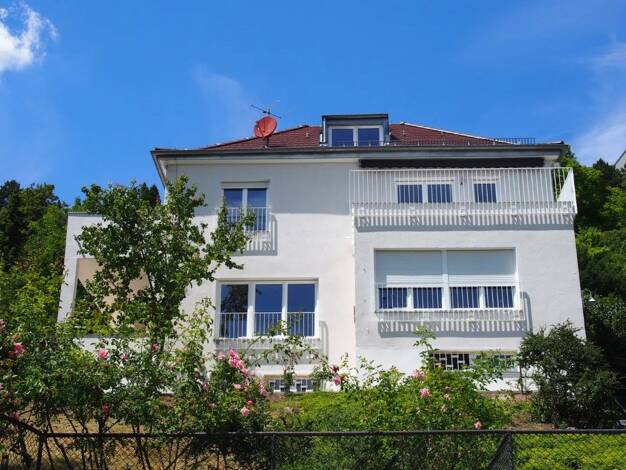 Einfamilienhaus zur Miete 4.680 € 6 Zimmer 229 m² 2.434 m² Grundstück frei ab sofort Süd Stuttgart 70199