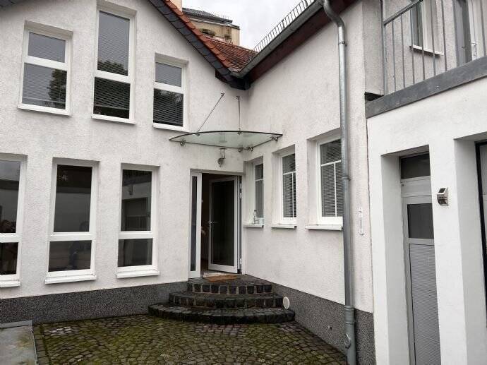 !!! KLEIN ABER FEIN - HAUS - TEILMÖBLIERT - MIT SCHÖNEM INNENHOF IN DER ALTSTADT VON UNTERLIEDERBACH - BJ. 2011 !!!