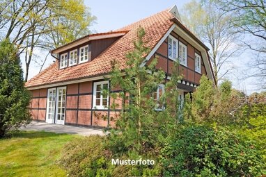 Mehrfamilienhaus zum Kauf Zwangsversteigerung 340.181 € 1 Zimmer 1 m² 760 m² Grundstück Schönberg Kronberg 61476