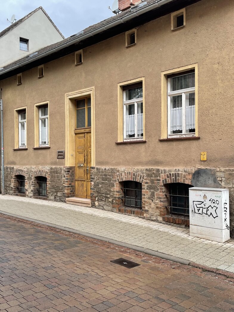 Reihenendhaus zum Kauf 56.500 € 6 Zimmer 120 m² 1.182 m² Grundstück Könnern Könnern 06420