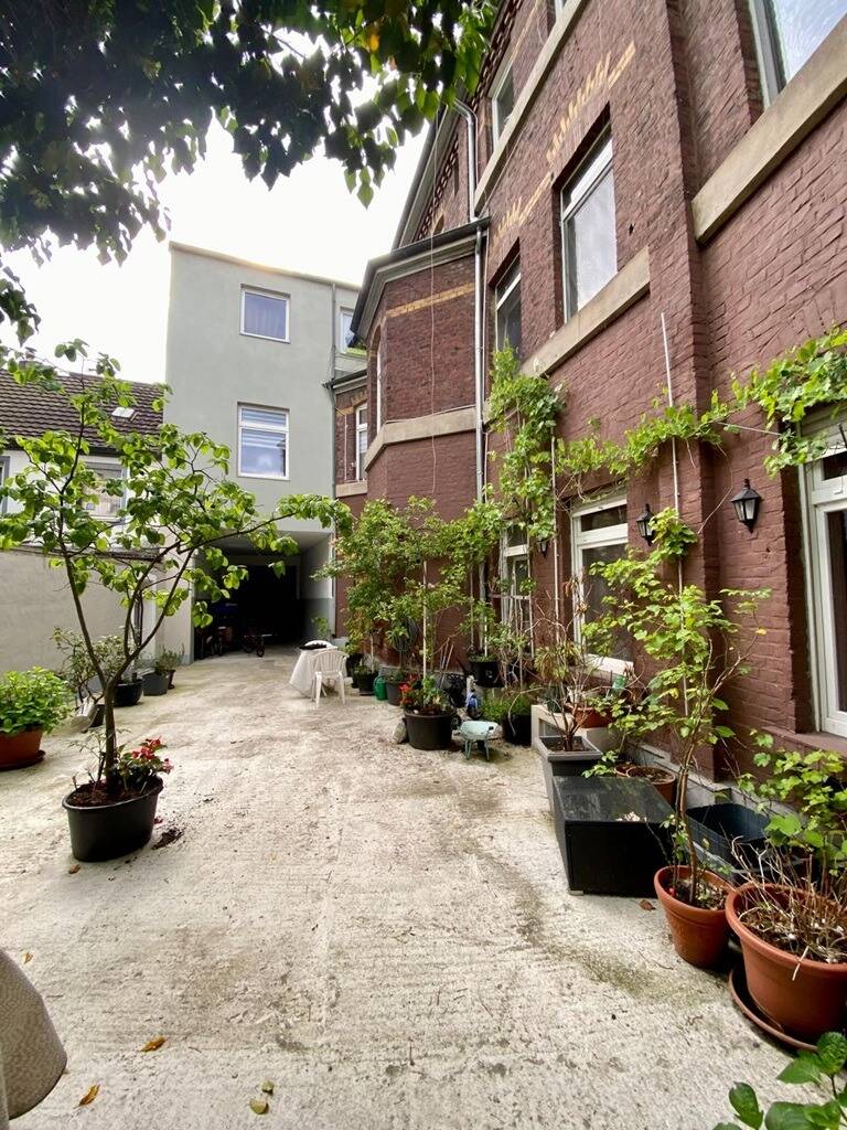 Krefeld-City: Interessantes und voll vermietetes Mehrfamilienhaus mit Ladenlokal