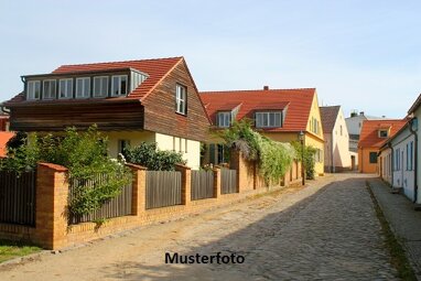 Einfamilienhaus zum Kauf Zwangsversteigerung 261.600 € 4 Zimmer 195 m² 968 m² Grundstück Albshausen Solms 35606