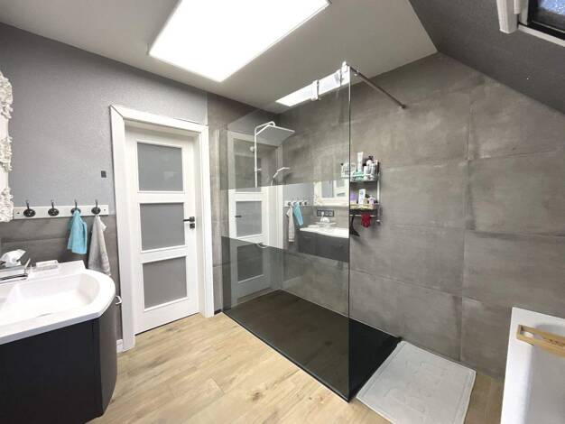 Mehrfamilienhaus zum Kauf 399.900 € 11 Zimmer 340 m² 750 m² Grundstück Frankenhain Berkatal 37297