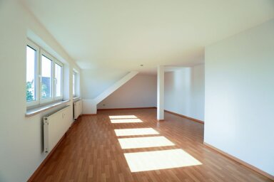 Wohnung zur Miete 323 € 2 Zimmer 71,3 m² 4. Geschoss Kaiserstraße 57 Bahnhofsvorstadt Plauen 08523