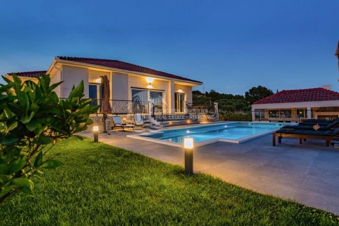 Villa zum Kauf 1.200.000 € 4 Zimmer 280 m²<br/>Wohnfläche 1.900 m²<br/>Grundstück Sibenik 22000