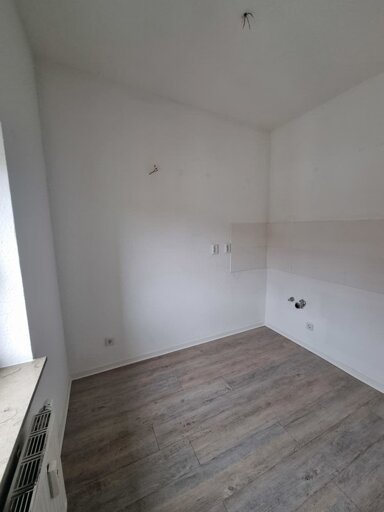 Wohnung zur Miete 300 € 1,5 Zimmer 34,6 m² 5. Geschoss frei ab 30.12.2024 Streiberstr. 39 Südliche Innenstadt Halle (Saale) 06110