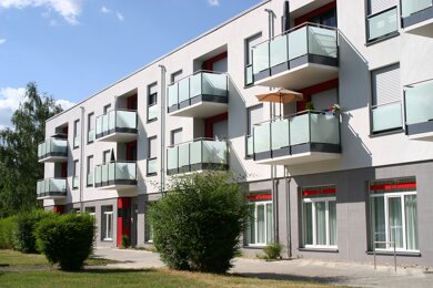 Wohnung zur Miete 690 € 2 Zimmer 75 m² EG frei ab sofort Ernst-Thälmann-Straße 14A Tröglitz Elsteraue 06729