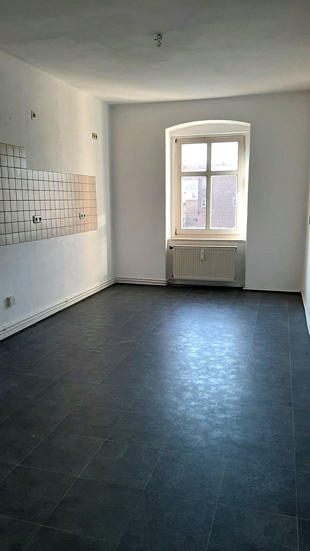 Wohnung zur Miete 295 € 2 Zimmer 61,9 m²<br/>Wohnfläche 3.<br/>Geschoss ab sofort<br/>Verfügbarkeit Jakobstraße 21 Innenstadt Görlitz 02826