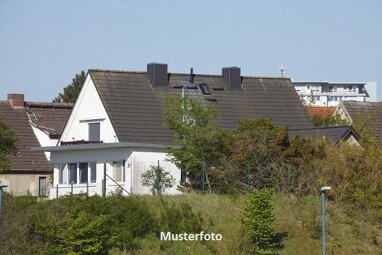 Mehrfamilienhaus zum Kauf Zwangsversteigerung 128.000 € 7 Zimmer 175 m² 1.613 m² Grundstück Ensheim Saarbrücken 66131