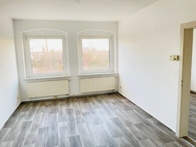 Wohnung zur Miete 270 € 3 Zimmer 60 m² 3. Geschoss Sorauer Straße 16 Forst-Stadt Forst (Lausitz) 03149