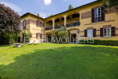 Villa zum Kauf 1.750.000 € 12 Zimmer 450 m² 8.000 m² Grundstück frei ab sofort Besozzo