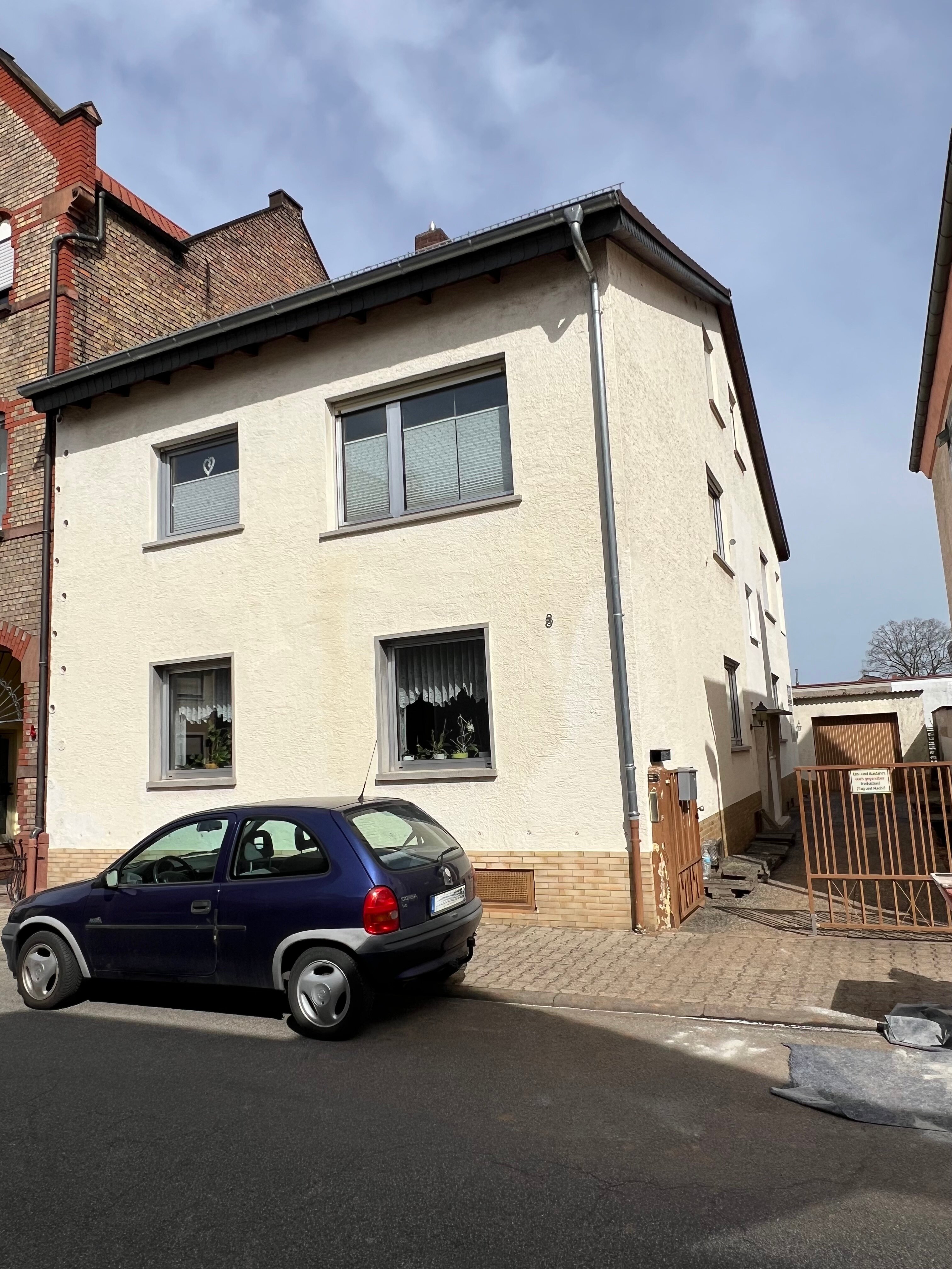 Mehrfamilienhaus zum Kauf 490.000 € 8 Zimmer 180 m²<br/>Wohnfläche 419 m²<br/>Grundstück Bischofsheim 65474