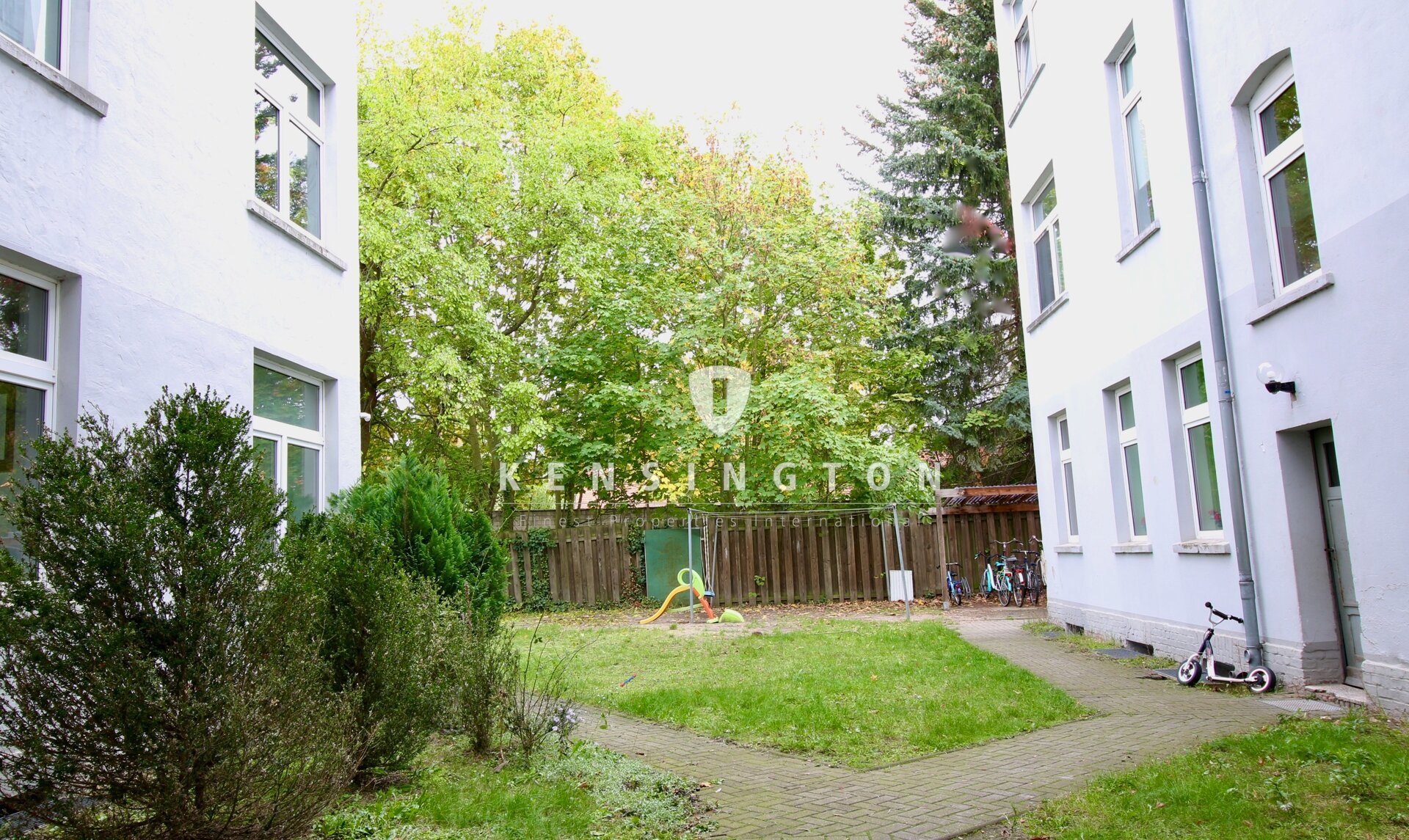 Bezugsfreie Altbauwohnung in bester Lage - mit Wintergarten