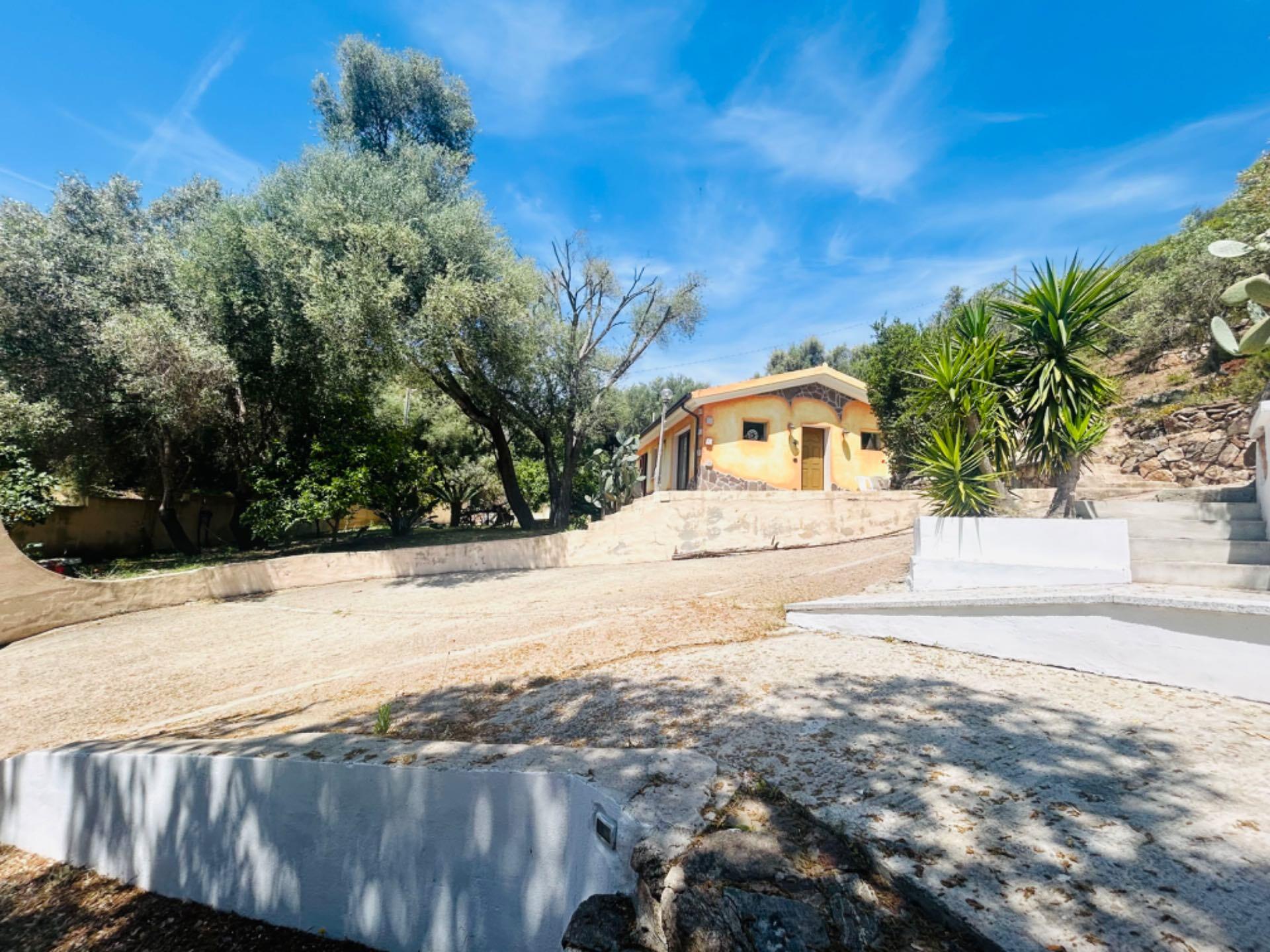 Haus zum Kauf 770.000 € 10 Zimmer 300 m²<br/>Wohnfläche 10.000 m²<br/>Grundstück Casagliana - SARDINIEN