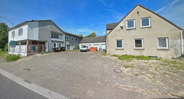 Mehrfamilienhaus zum Kauf 248.000 € 5 Zimmer 500 m²<br/>Wohnfläche 978 m²<br/>Grundstück Stift Quernheim Kirchlengern 32278